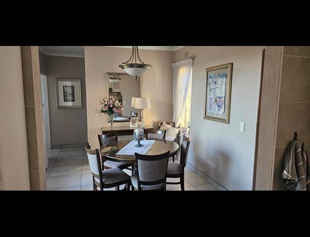 1 BEDROOM TOWNHOUSE FOR SALE IN BEDFORD PARK